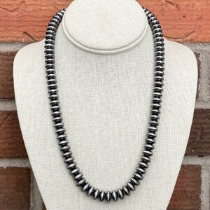 20.5 inch Navajo Style Pearl Saucer Necklace